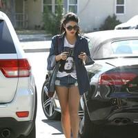 Vanessa Hudgens wearing skimpy denim shorts Photos | Picture 93895